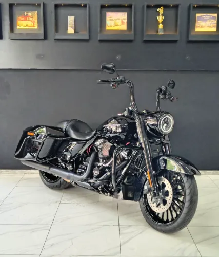 Harley Davidson Road King Special FLHXS
