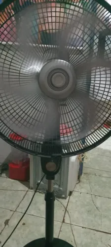 VENDO VENTILADOR MUNDIAL SEM A PROTEÇÃO DA FRENTE, TIRANDO ISSO FUNCIONANDO PERFEITAMENTE