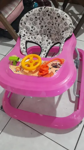 Andajar de bebê menina 