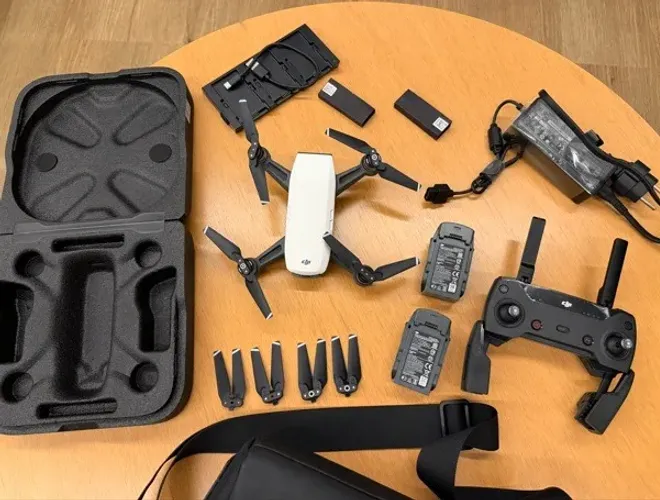 DJI Spark Drone Semi Novo, Combo Fly More