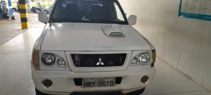 Mitsubishi L200 GLS 2.5 4X4 CD Diesel 2003