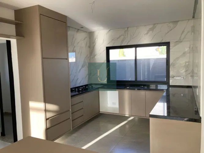 Casa de condomínio, 3 suítes, 4 vagas, 342m², Granja Anita