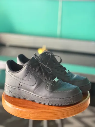 Tênis Nike Air TAM 41