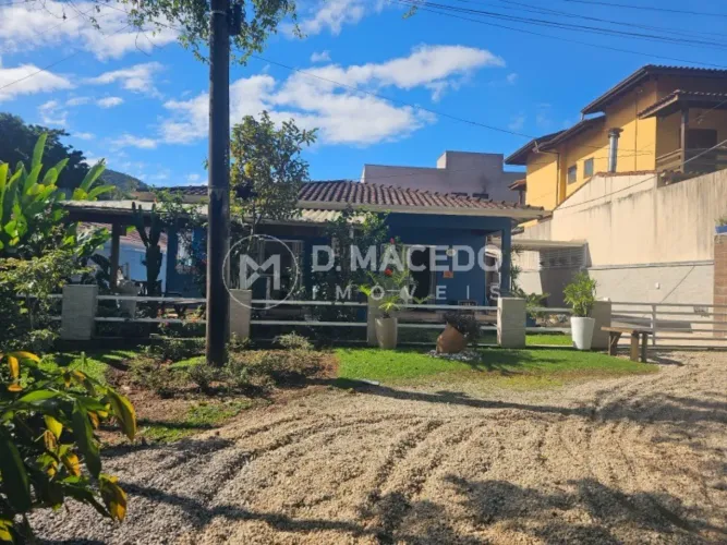 Casa para alugar em Condominio Lagoinha de 171.00m² com 3 Quartos, 3 Suites e 1 Garagem