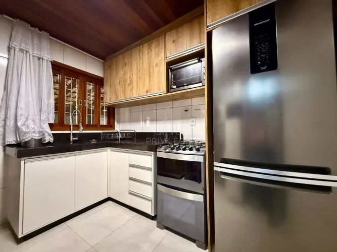 CASA PARA LOCAÇÃO NO CENTRO DE PENHA