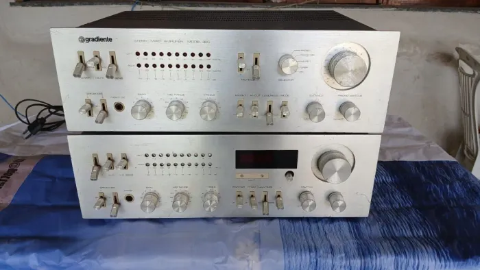 Amplificador e um receiver Gradiente Modelo 360 e 1450
