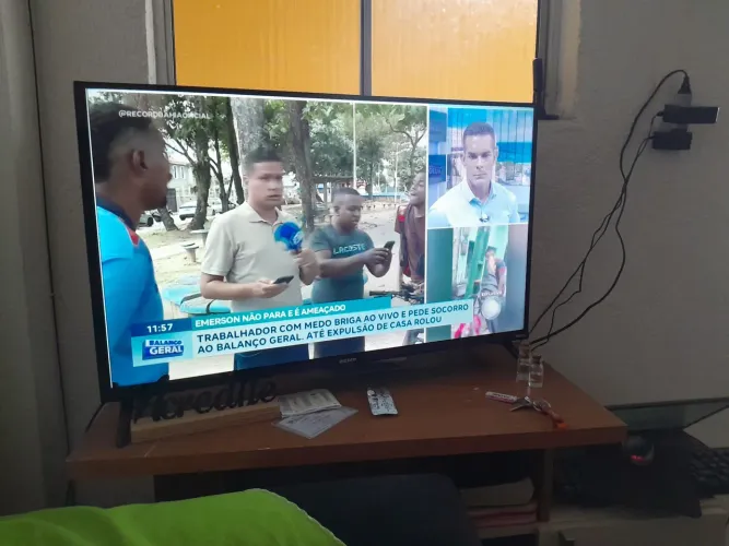 TV 32 smart semp Roku