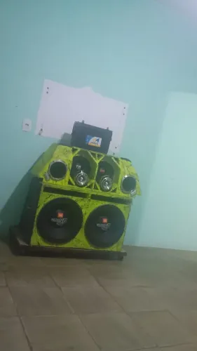 Som automotivo à venda ou faz rolo em moto do meu interesse