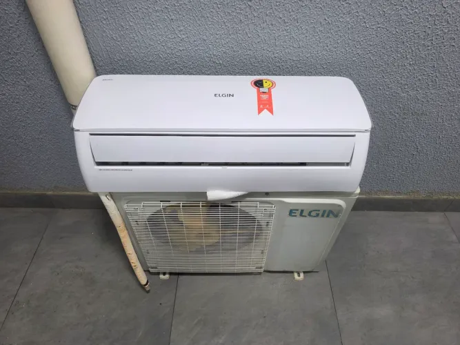 Ar condicionado 12000 quente e frio.