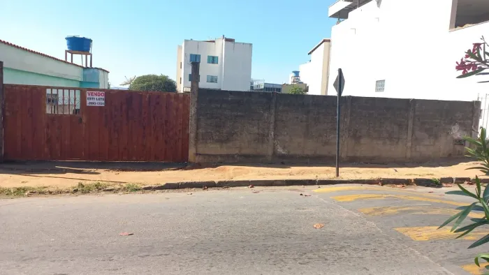 Lote em Avenida com área 610 m2