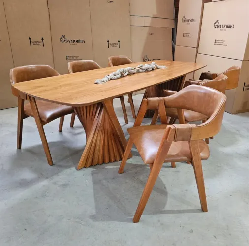 MESA DE JANTAR TAMPO AMADEIRADO 2,20x1,10 COM 6 CADEIRAS POLTRONAS