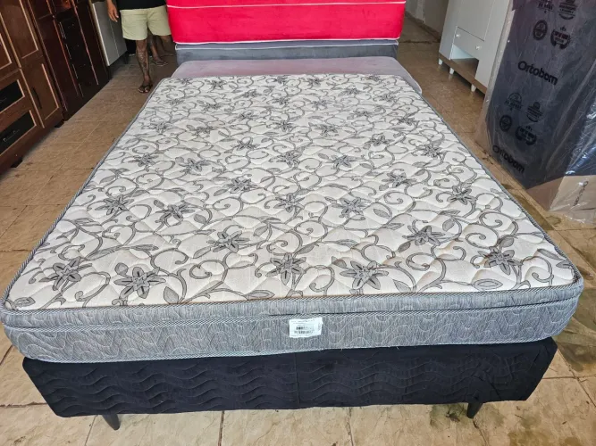 Cama box queen usada Molas bonnel