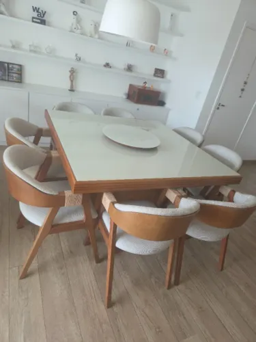 Mesa de Jantar alto padrão.Tam 1,48 x 1,48 com 8 cadeiras