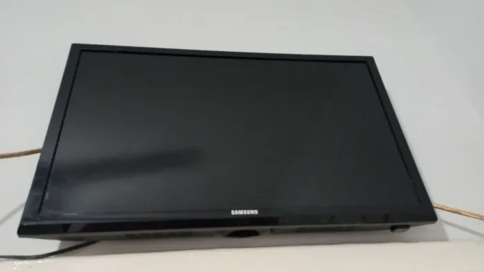 Televisão Samsung LCD 32 polegadas (NÃO É SMART)