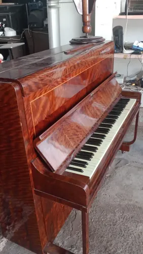 Piano alemã stengraeber
