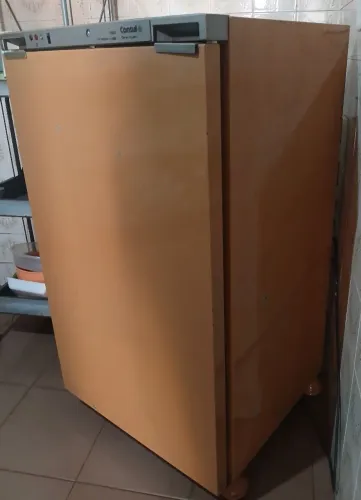Vendo freezer vertical Consul Gran Luxe de 180 litros em ótimo estado de conservação