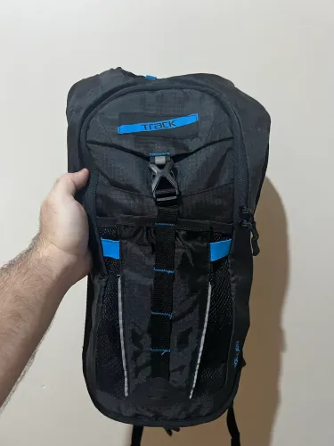 MOCHILA COM CAMELBACK - IDEAL PARA TRILHAS E CORRIDAS