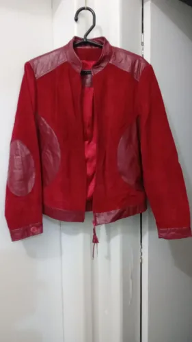 Jaqueta  em couro  e veludo  vermelho 42