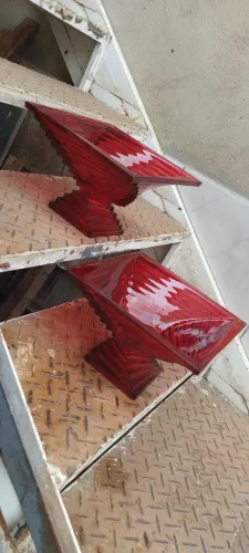 Centro de mesa / fruteira em vidrão pintada de verniz vitral vermelho 28 cm x 28 cm