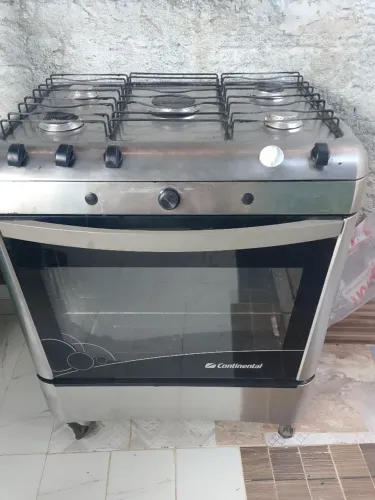 Vendo fogão dois fogão de 5 bocas e 450 de 4 bocas e 350 bocas tudo perfeito usado