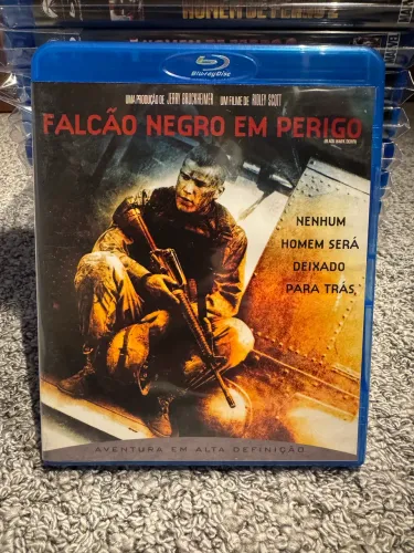 Bluray Falcão Negro em Perigo (Lombada Azul)