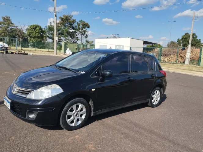 Nissan Tiida S 1.8/1.8 Flex 16V Mec. 2011