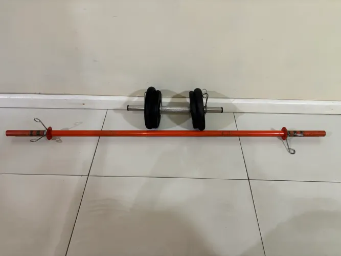 Barras + anilhas / Musculação