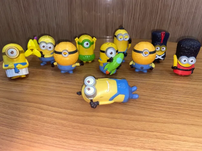 Vendo lote de Bonecos Os Minions