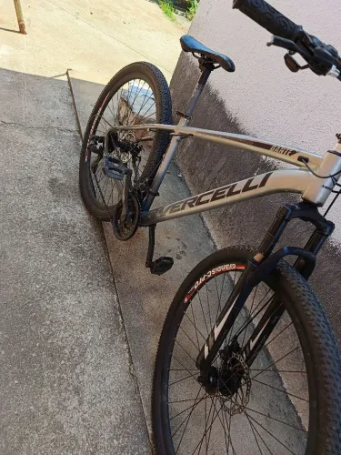Bicicleta aro 29 - 400,00$