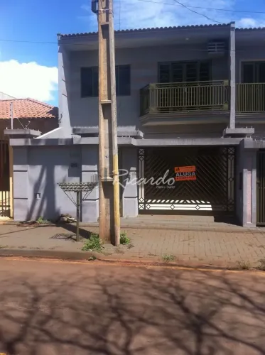Casa à venda 3 Quartos, 1 Vaga, 200M², Jardim Universitário, Arapongas - PR