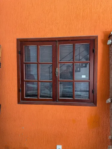 Janela de madeira 