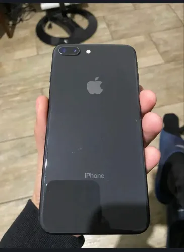 iPhone 8 Plus 