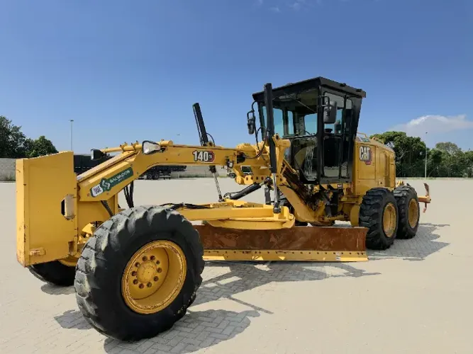 MOTONIVELADORA CATERPILLAR