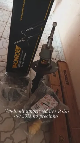 4 amortecedor do Palio uno Strada e outro até 2013 , peças tudo nova e acompanha os kits