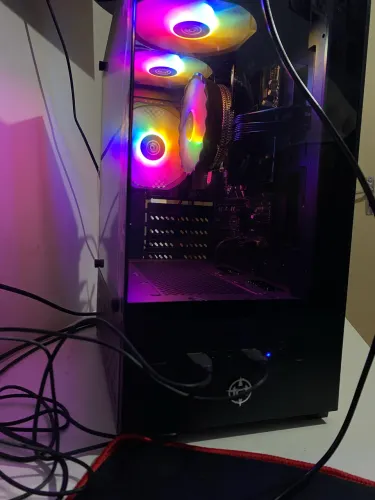 PC Gamer Ryzen 3 3200G + 8GB RAM + SSD 240GB + Teclado e Mouse