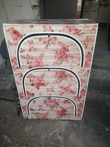 VENDO UMA SAPATEIRA NOVA