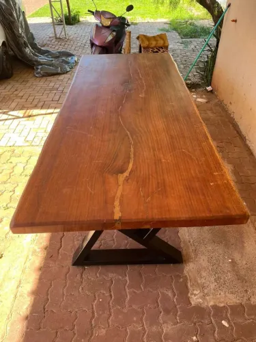 Mesa de Madeira Maciça