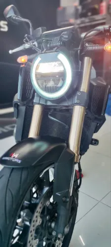 Honda CB650R estado de zero 