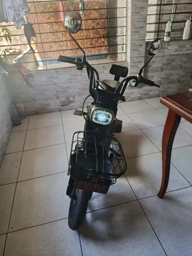 Moto elétrica.