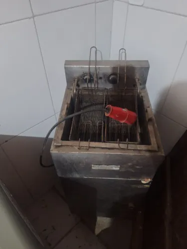 Fritadeira Industrial Croydon  Água E Óleo 220v - Resistência Nova