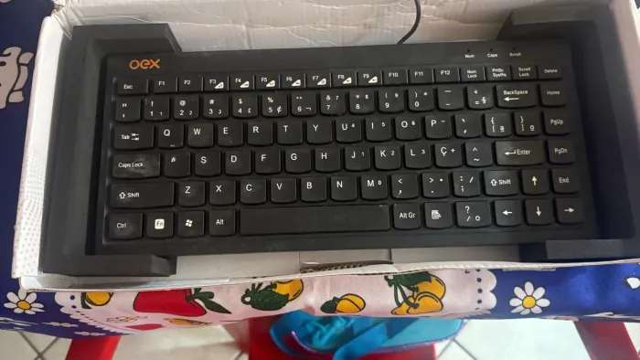 Teclado OEX - Perfeito para estudos e trabalho