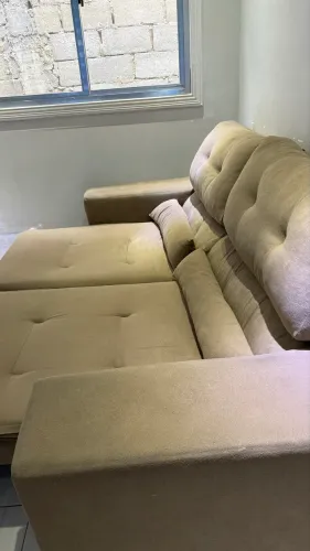 Vendo sofá retrátil! Prescisa de uma limpeza