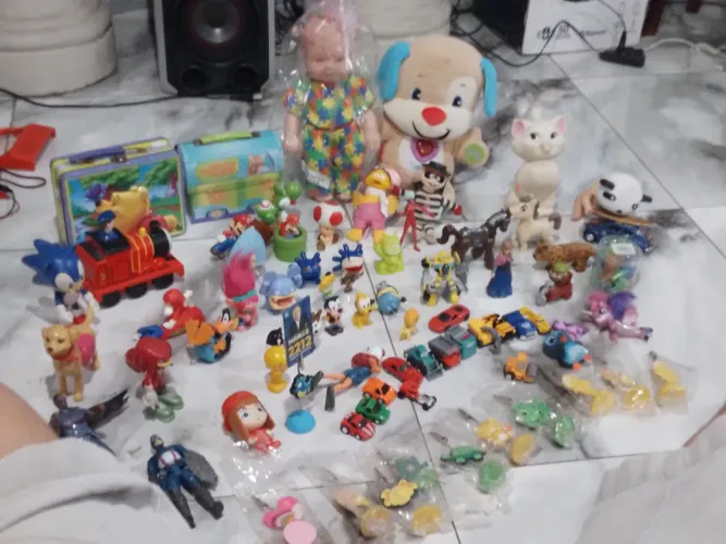 Lote de brinquedos alguns bem colecionáveis