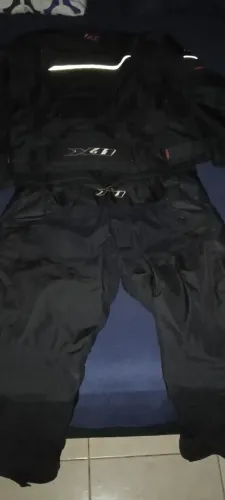 CALÇA E BLUSÃO X-11 