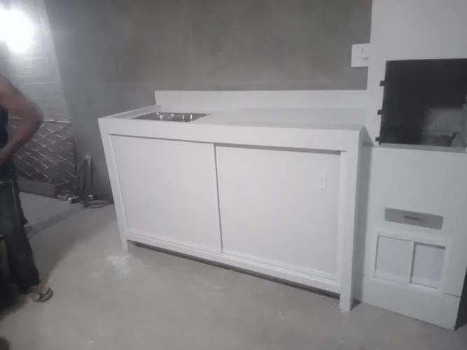 Pias esculpida em porcelanato