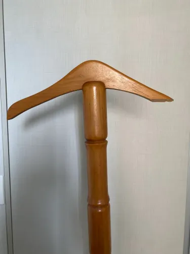 Mancebo / Cabideiro de Roupas - Estrutura Resistente e funcional