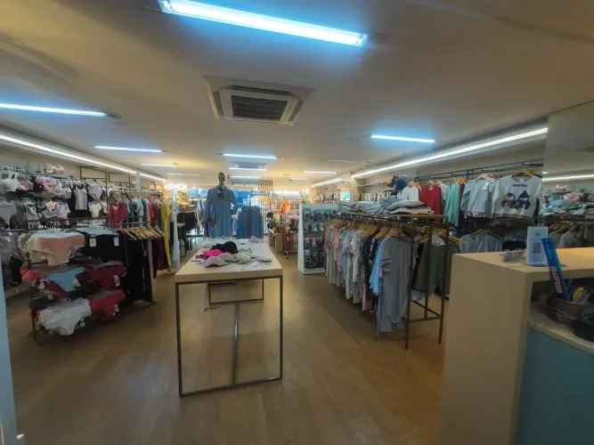 Loja para Venda em Curitiba, Centro, 2 banheiros