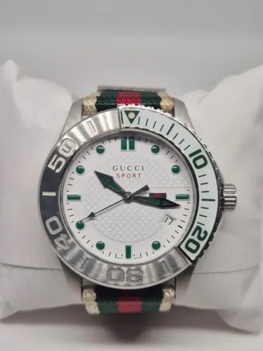 Relógio Gucci G-Timeless Sport (ref 126.2), 44mm