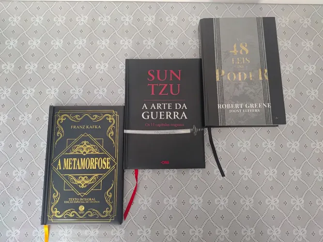 Livros em ótimo estado por R$ 100 os 3
