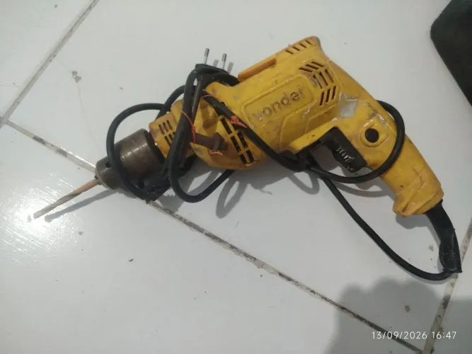 Vendo furadeira 
